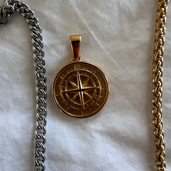 Four piece gold plated and silver necklace and bracelet set - Picture 2 of 10